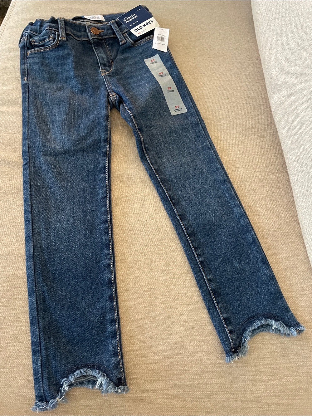 Old Navy Dark Blue Frayed Hem Ankle Jeans. 5T.